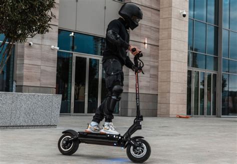 How Fast Are Electric Scooters: Unraveling the Speed Mysteries and Beyond