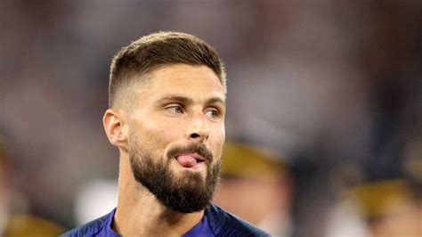 Olivier Giroud's Unexpected Parisian Tango: When Football Meets Flamenco!